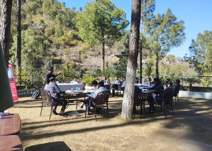 Pineland Resorts & Chalets Kasauli